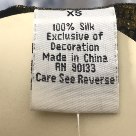 NWT Bob Mackie wearable art 100% silk with sequins button down blouse floral - Picture 5 of 9